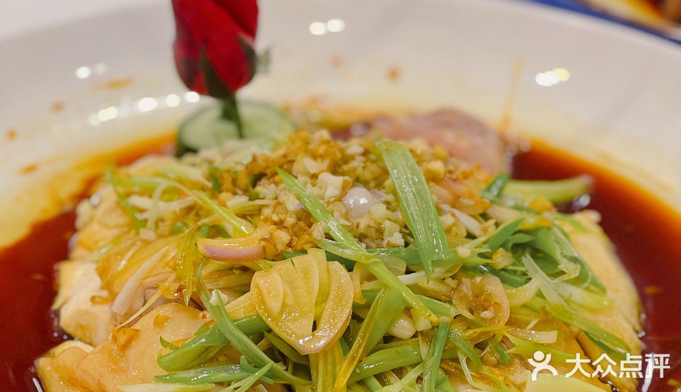 花海中的粤菜店，被一口叉烧治愈💕