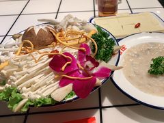 -喜悦小串丹东小黄牛海鲜烧烤大排档(民主广场店)
