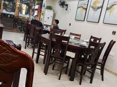 -余杨鸭鸭餐厅