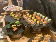-大中华希尔顿酒店-念自助餐·嗨啤·小龙虾
