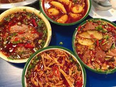 -马路边边串串香形象店(磐石路店)