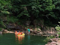-安吉龙王山峡谷漂流