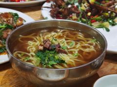-超越海鲜屋(飞龙物业店)