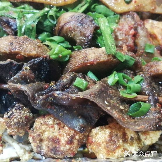 铁板烧干锅烤鱼烧烤(肖家河店)