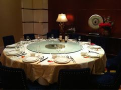 空间大不受外界环境干扰-唐宫海鲜舫