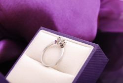 -威德钻石-克拉钻大本营(南京东路店)