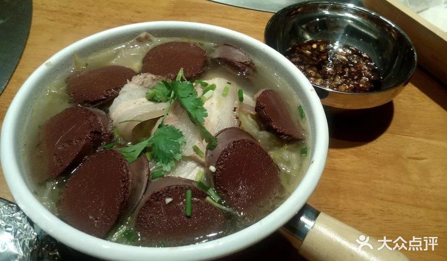 他五叔东北地锅菜(磐石路店)酸菜血肠图片 - 第1张