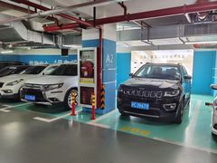 -龙湖天街-停车场