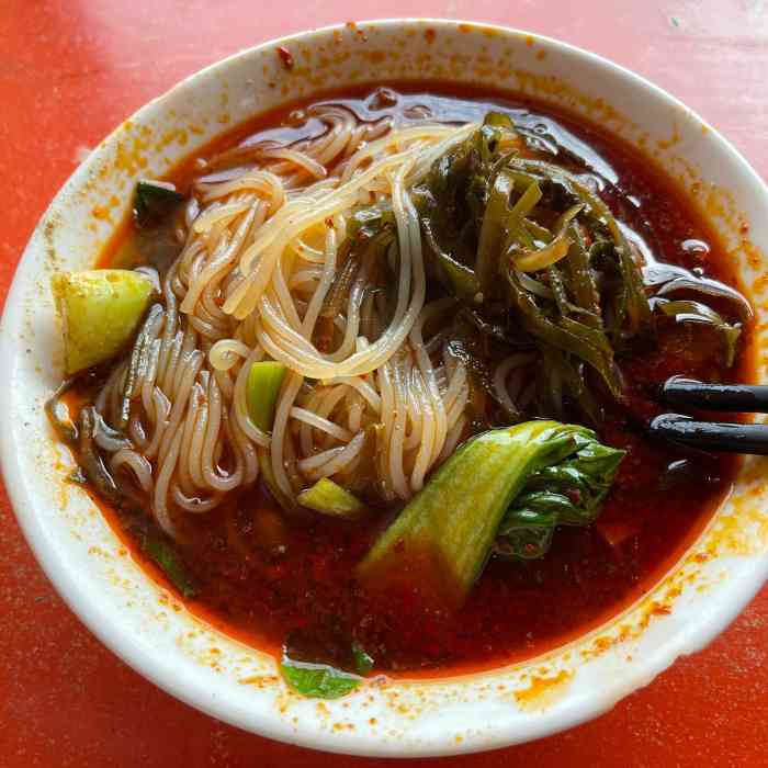 味道好,有当年城中村的感觉.环境差,价格低口味重,吃起来很攒劲!