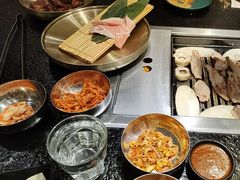 -臻牛烤肉