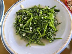 -鹤乡东北菜(崮山路店)