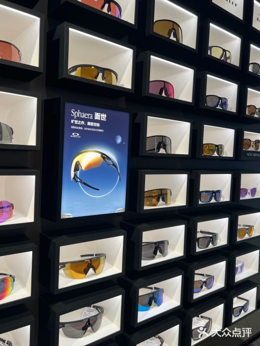 LensCrafters亮视点·OAKLEY精选(静安嘉里中心店)图片