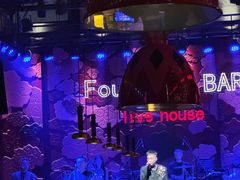 -FOUR PLAY BAR