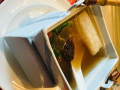 清汤羊肚菌炖云南竹荪-北京王府井希尔顿酒店·秦唐中餐厅Chynna