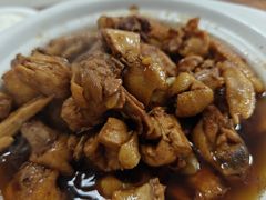 红烧鸡-阿峰饭店·本地土菜馆·农家土鸡煲·一品神仙鸡(报福店)