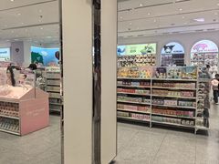 -名创优品(山东青岛华润万象城店)