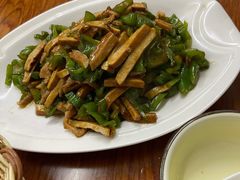 -胡子饮食店