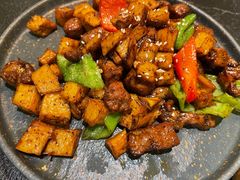 杏鲍菇炒牛肉粒-来龙里 精致 东南亚餐室(万象城店)