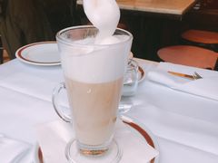 拿铁-Cafe Sacher(WIEN)