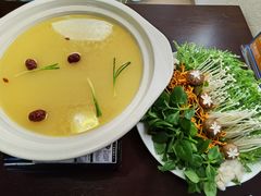 菌王翅汤涮时蔬-悦硒楼·新派恩施菜