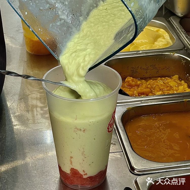 这杯牛油果奶昔无敌了！真的好好喝