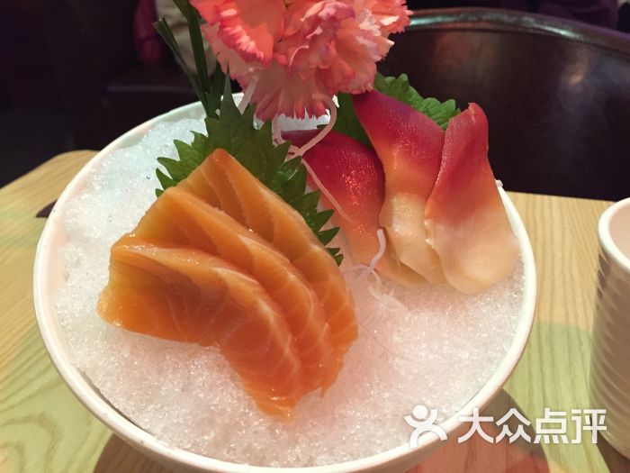 三文鱼 北极贝刺身