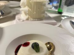 -MONICH牛排融合餐厅(和义大道购物中心店)