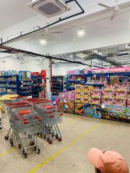 -逝水玩具折扣店