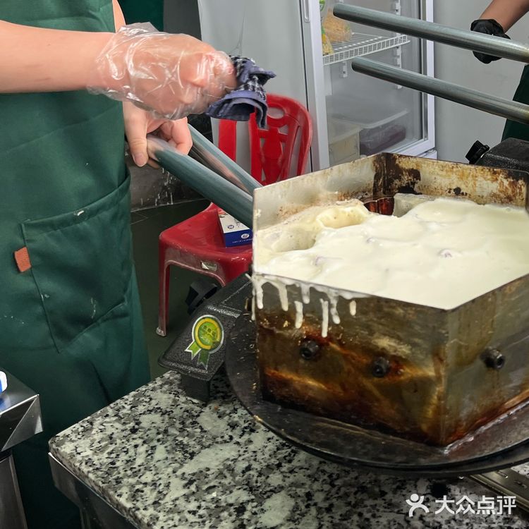 牌坊街的梅花糕，8块一个