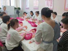 -爱月宝月嫂·育儿嫂