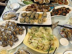 -覃记海鲜美食餐厅