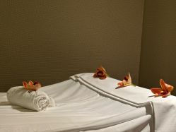 -禾颜社·精致美容
