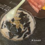 底下全是豆芽，他们家冒菜还是有点辣