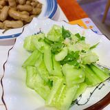 大口吃肉喝酒的快乐丨蒙天骄炭烤羊腿