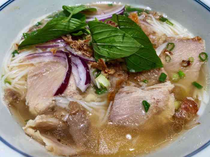 阮氏江越南菜(乐峰广场店)-"大碗粉份量确实够大,味道不过不失 小吃.