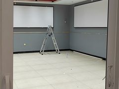 -瑞幸咖啡(华新地铁站地下商业街店)