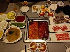 牛油辣+番茄鸳鸯锅-海底捞火锅(王府井银泰in88店)