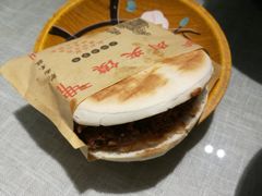 腊汁肉夹膜-大嘻咹biangbiang面(历史博物馆店)
