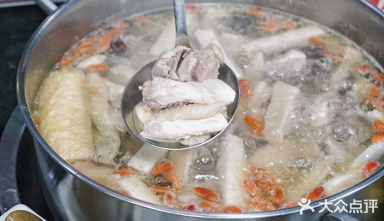 海南本地人开的椰子鸡店🥥饭点排长龙🔥