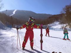 -亚布力新体委滑雪场