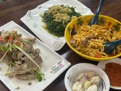 手抓羊排-清真·伊清阁餐厅
