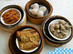 凤爪，虾饺，排骨，斋腐皮-龙乡楼