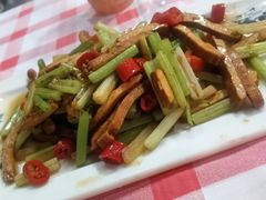 -羊家胡同·龙虾烧烤火锅(龙汇路店)
