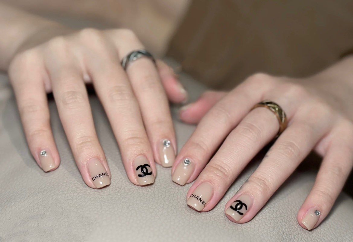 香奈儿美甲