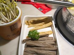 手工特色腐竹双拼-左庭右院鲜牛肉火锅(浦江欢乐颂店)