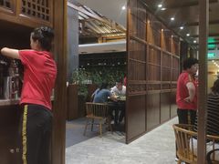 -阿瓦山寨·湘菜现炒·剁椒鱼头王(咸阳总店)