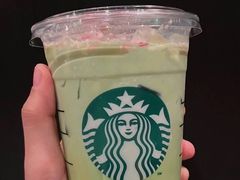 樱绽草莓茶拿铁-星巴克(武汉欧利新天地店)