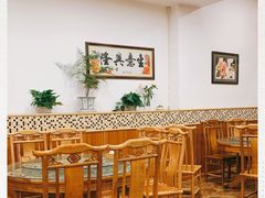 -石磨豆花家常菜·牦牛排土火锅