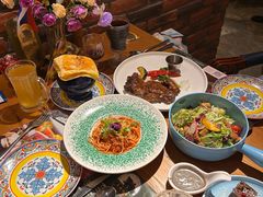 -米德维奇俄式西餐厅(西六道街店)