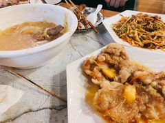 80年代黄桃锅包肉-立东·地摊烧烤·东北菜·铁锅炖·平价酒场(萧山热榜店)